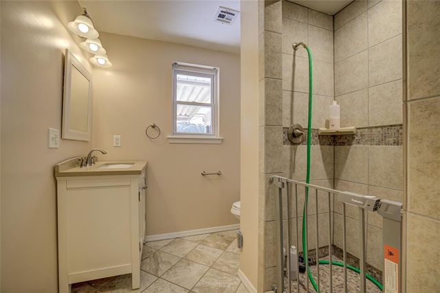 2704 Janene Street, Harrah, OK 73045