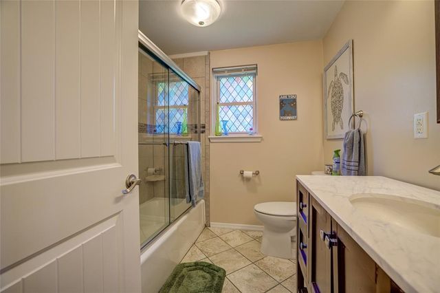 2704 Janene Street, Harrah, OK 73045