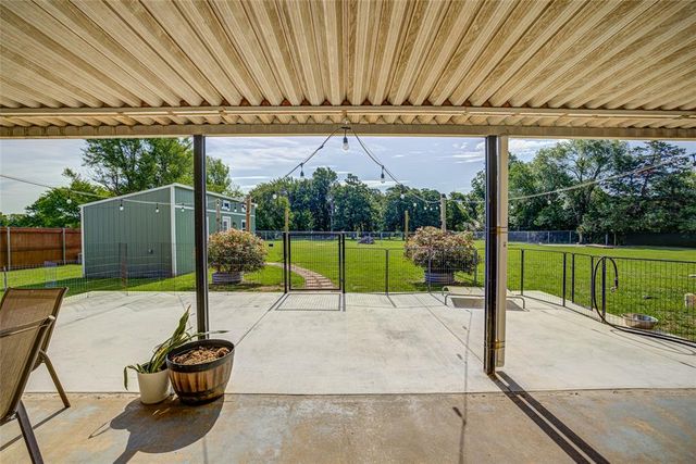 2704 Janene Street, Harrah, OK 73045