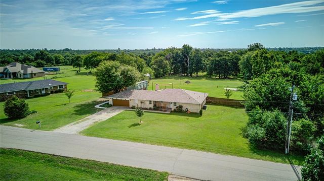 2704 Janene Street, Harrah, OK 73045