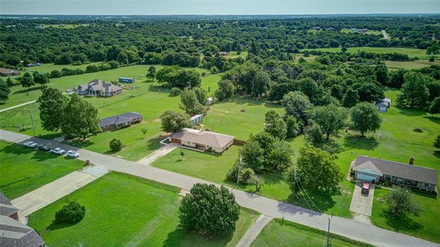 2704 Janene Street, Harrah, OK 73045