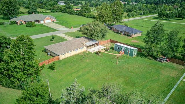 2704 Janene Street, Harrah, OK 73045
