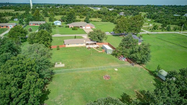 2704 Janene Street, Harrah, OK 73045
