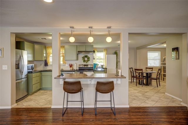 2704 Janene Street, Harrah, OK 73045