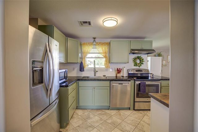 2704 Janene Street, Harrah, OK 73045