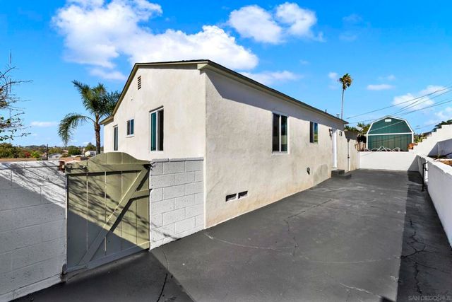 2151 54th, San Diego, CA 92105