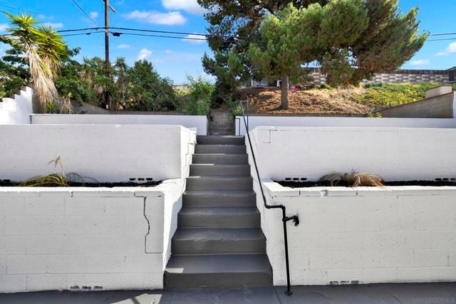 2151 54th, San Diego, CA 92105