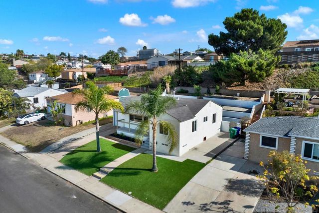 2151 54th, San Diego, CA 92105