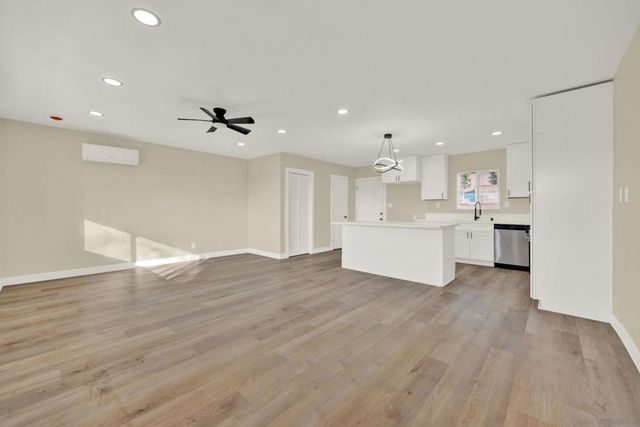 2151 54th, San Diego, CA 92105