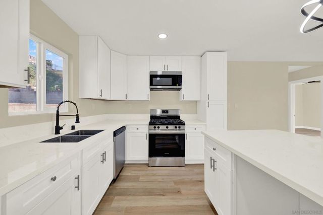 2151 54th, San Diego, CA 92105