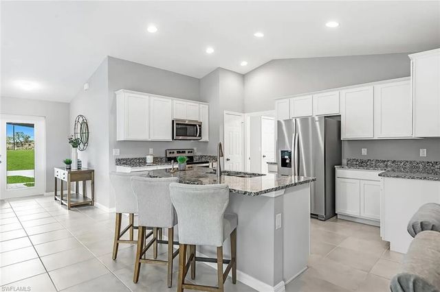 418 NW 20th TER, Cape Coral, FL 33993