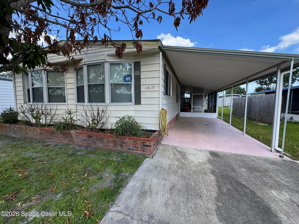 1819 Mango Street NE, Palm Bay, FL 32905