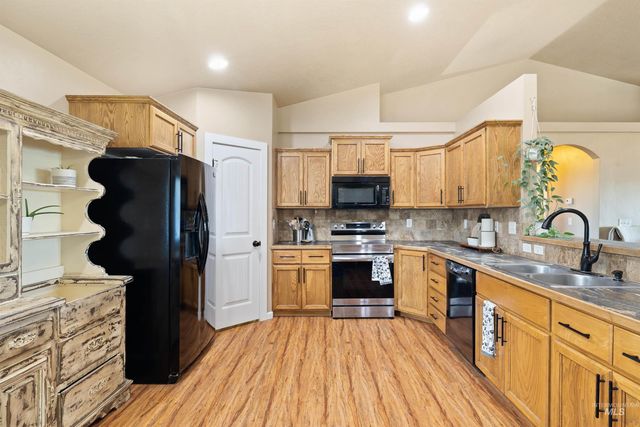 3815 N 2456 E, Filer, ID 83328