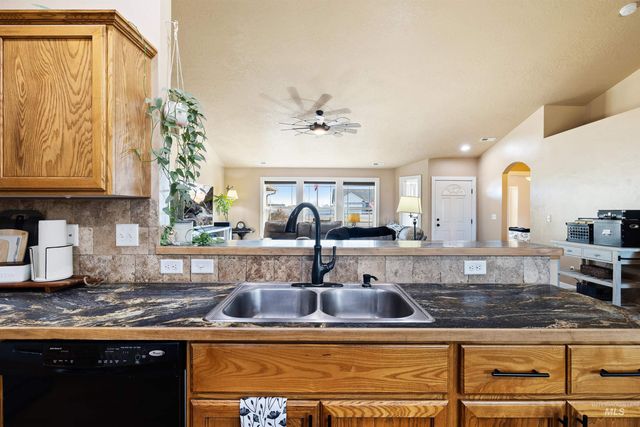 3815 N 2456 E, Filer, ID 83328