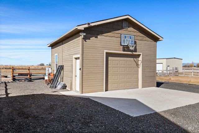 3815 N 2456 E, Filer, ID 83328