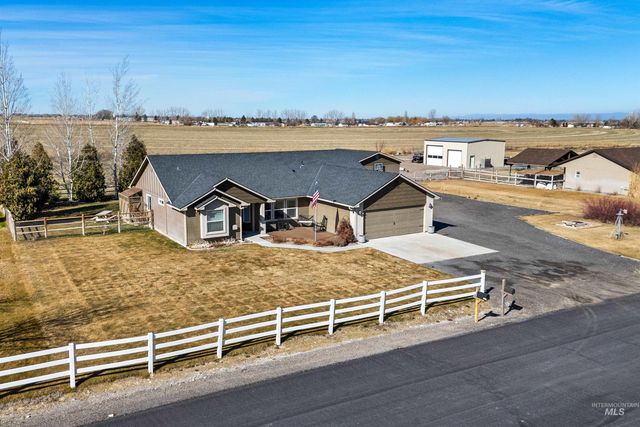 3815 N 2456 E, Filer, ID 83328