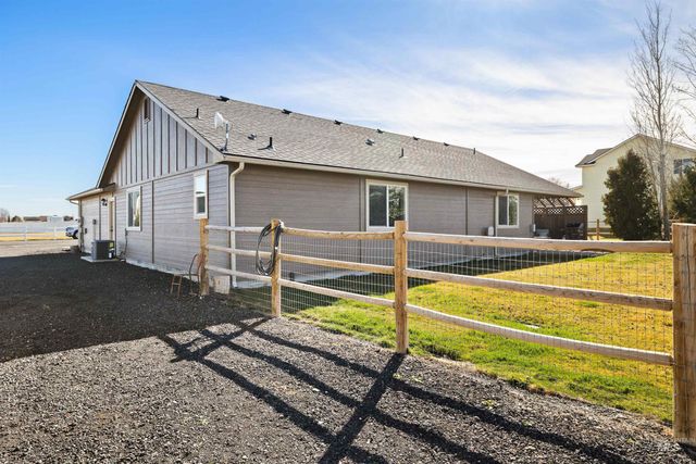3815 N 2456 E, Filer, ID 83328
