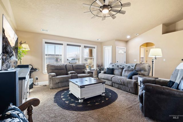 3815 N 2456 E, Filer, ID 83328