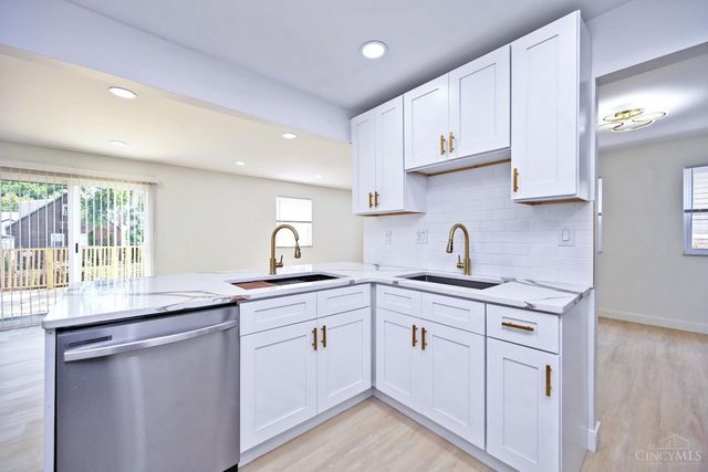 2529 Bremont Avenue, Golf Manor, OH 45237
