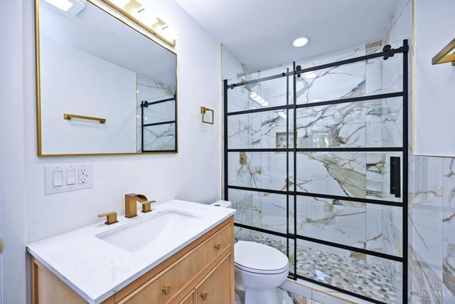2529 Bremont Avenue, Golf Manor, OH 45237
