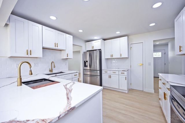 2529 Bremont Avenue, Golf Manor, OH 45237