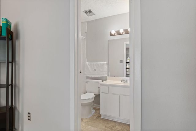 17810 Kings Park Lane 31, Houston, TX 77058