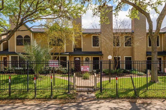 17810 Kings Park Lane 31, Houston, TX 77058