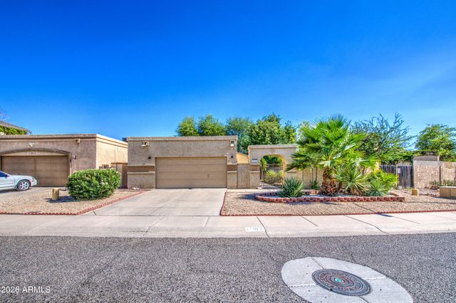 913 E WAHALLA Lane, Phoenix, AZ 85024