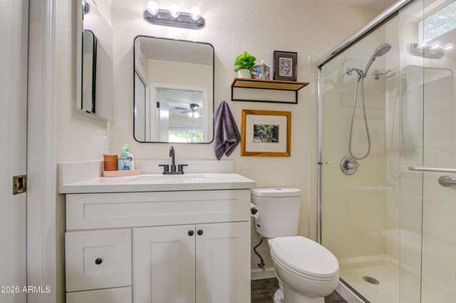 913 E WAHALLA Lane, Phoenix, AZ 85024