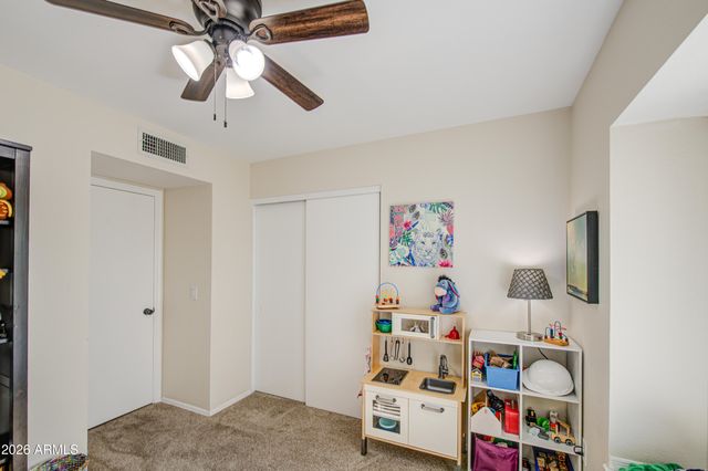 913 E WAHALLA Lane, Phoenix, AZ 85024