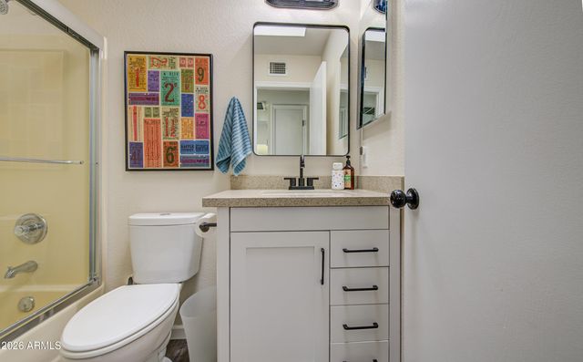 913 E WAHALLA Lane, Phoenix, AZ 85024