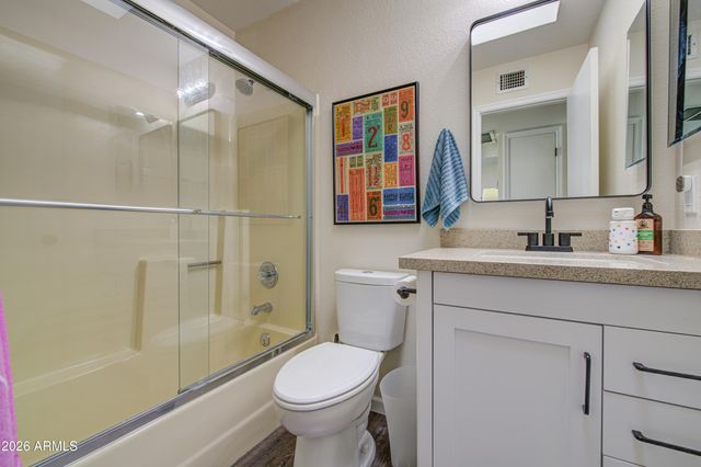 913 E WAHALLA Lane, Phoenix, AZ 85024