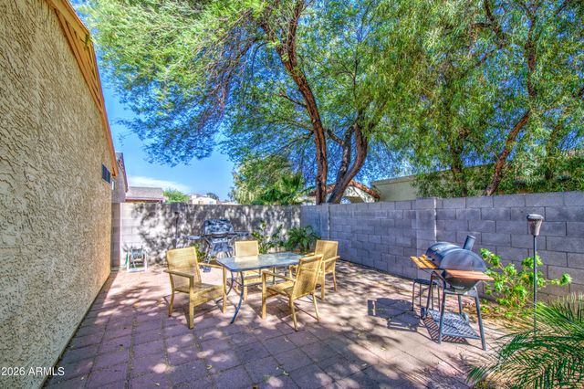 913 E WAHALLA Lane, Phoenix, AZ 85024