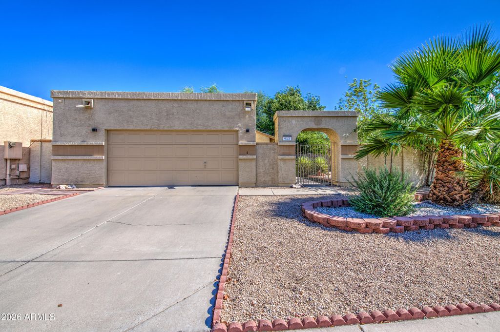 913 E WAHALLA Lane, Phoenix, AZ 85024
