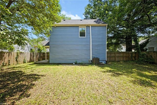 819 19th Pl, Newport News, VA 23607