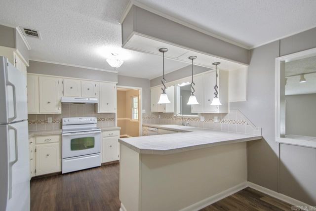 5710 Oakbrook Road, Alexander, AR 72002