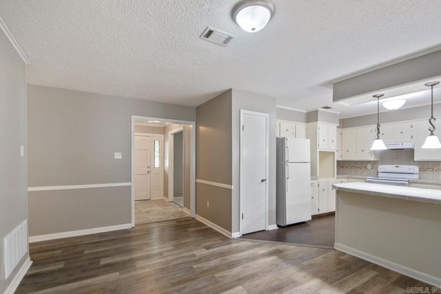 5710 Oakbrook Road, Alexander, AR 72002