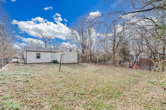 2418 E 8th St N, Wichita, KS 67214