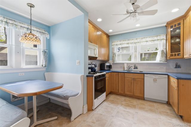 25 Iris Avenue, Floral Park, NY 11001