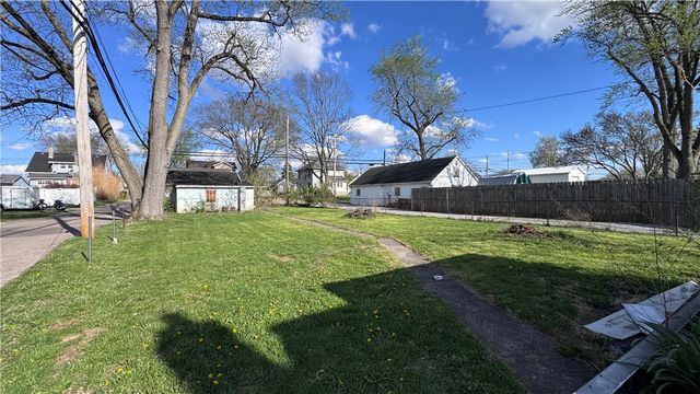 831 S Market Street, Troy, OH 45373