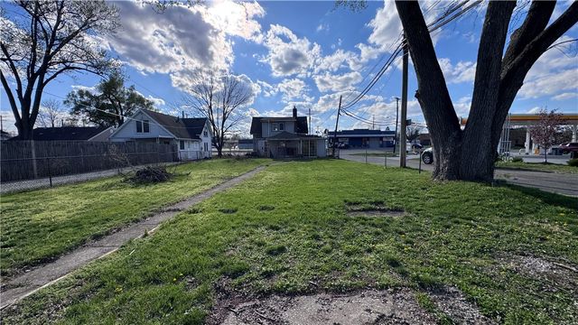 831 S Market Street, Troy, OH 45373