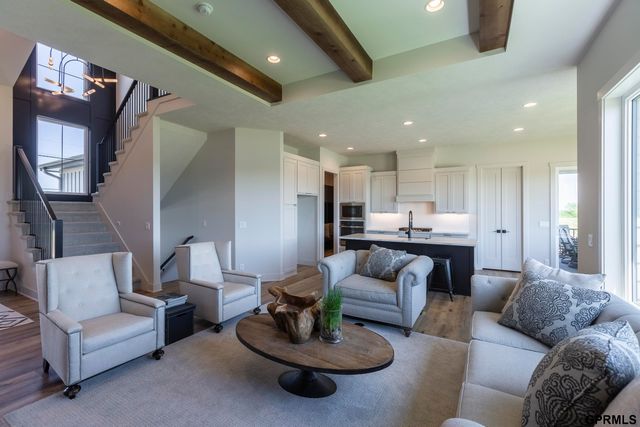 4515 S 203 Avenue, Elkhorn, NE 68135