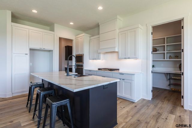 4515 S 203 Avenue, Elkhorn, NE 68135