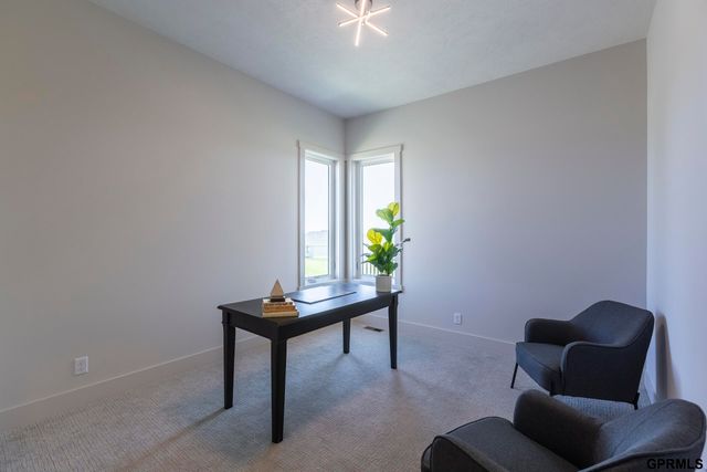 4515 S 203 Avenue, Elkhorn, NE 68135