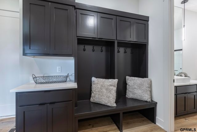 4515 S 203 Avenue, Elkhorn, NE 68135