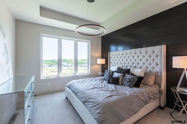 4515 S 203 Avenue, Elkhorn, NE 68135