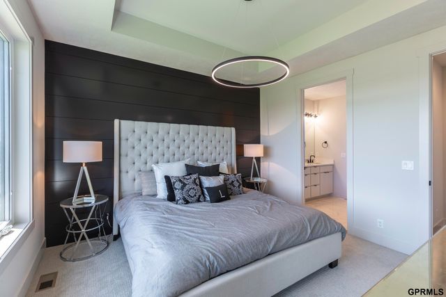 4515 S 203 Avenue, Elkhorn, NE 68135