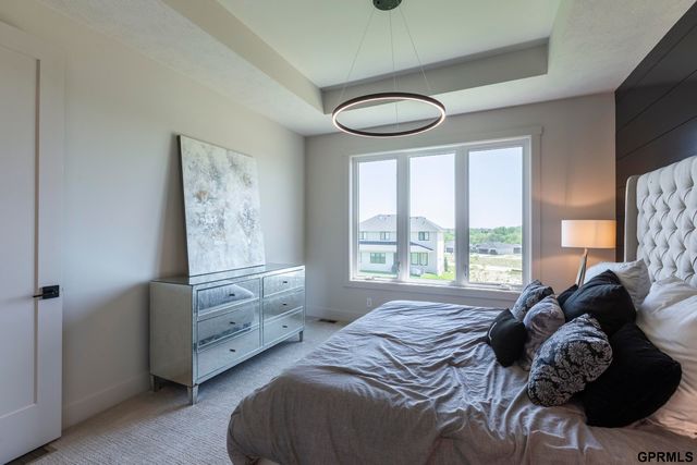 4515 S 203 Avenue, Elkhorn, NE 68135