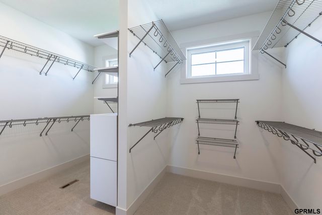 4515 S 203 Avenue, Elkhorn, NE 68135