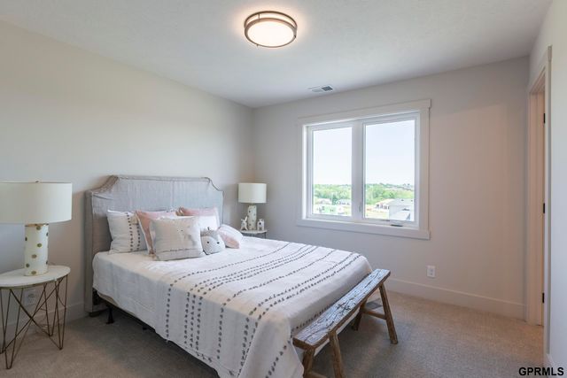 4515 S 203 Avenue, Elkhorn, NE 68135